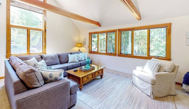 Dog-friendly beach house with WiFi, private washer/dryer, deck, beautiful views
