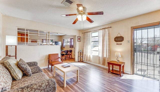 Dog Friendly home walking distance to downtown