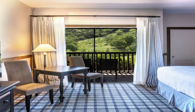 Double Queen Balcony Room |2 Units | 6 mi to Main Street Shops & Dining
