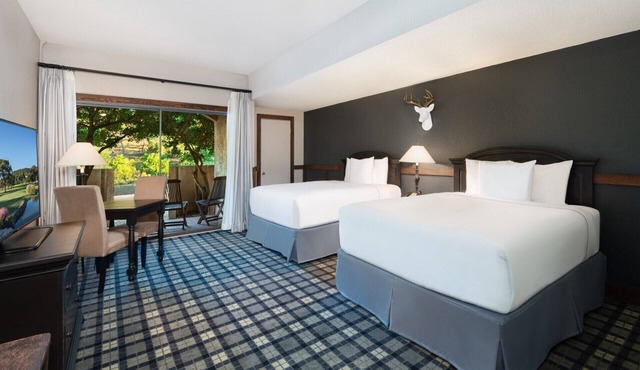 Double Queen Balcony Room | 2 Units | 6 mi to Main Street Shops & Dining
