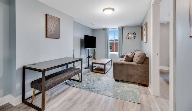 Downtown 1 BD | Sleeps 4 | Sleeper Sofa | Parking