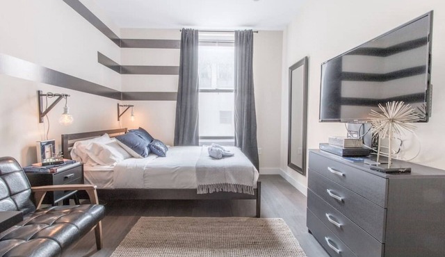 Downtown Central Studio w Fast WIFI, Keyless Entry