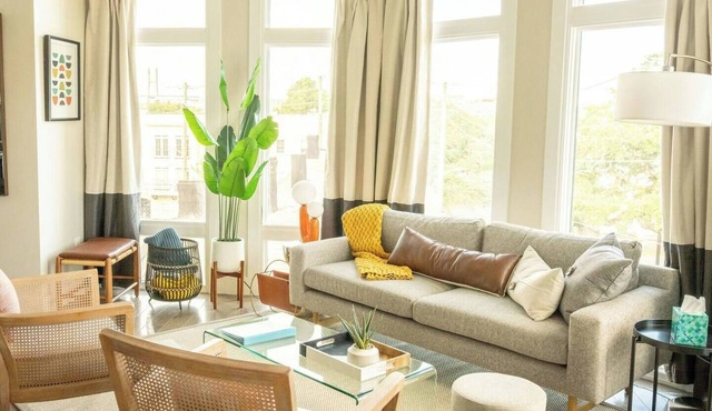 Downtown, contemporary, 2 bedroom, Roof Terrace! 2B