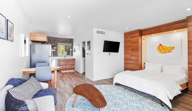 DTPH Mid Century Studio w/Pool & Parking