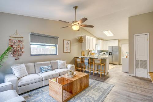 Dtwn Palm Harbor Condo: Walk to Water!