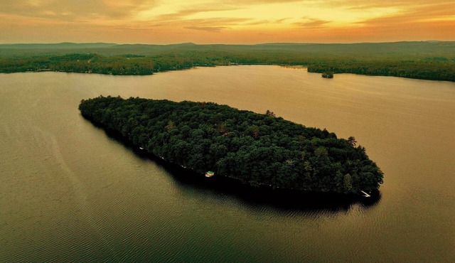 Eco-Island Events: Weddings, Families, Retreats