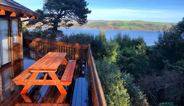 Edgemont | Modern Escape, Stunning Views & Comfort
