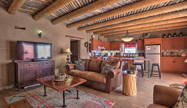 El Prado Adobe Home: Courtyard w/Mountain Views!