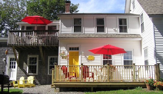 Elegant 2-Bedroom Apartment in Historic 1862 Sea Captain's House. Pets welcome.