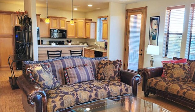 Elegant Central Payson Getaway