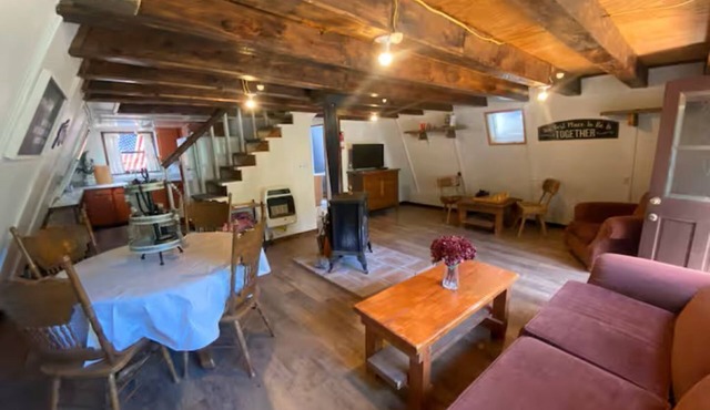 Elk Trail Lookout- Tranquil cabin with WiFi- 2 bedrooms available