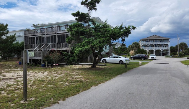 Emerald Isle "The Point Rental". 3 bedroom 2 bath. Ocean view.