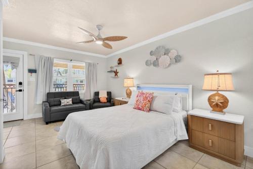 Enjoy Summer Days by the Pool and Strolls on the Beach! Coconut Villa 5!