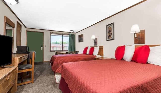 Enjoy Your Stay at Knights Inn Ashland! Pool, Picnic Area, Parking, WiFi