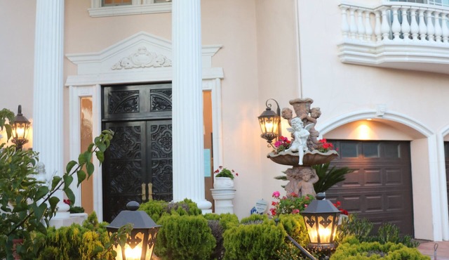 Entire 2nd Flr-Santa Monica Luxury Roman Villa Suite