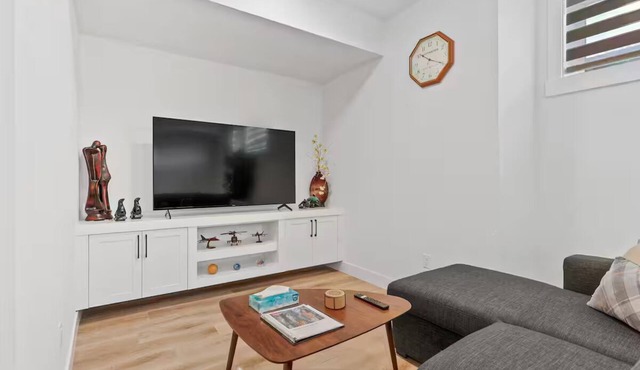 Entire modern private suite centrally located - minutes away from downtown!