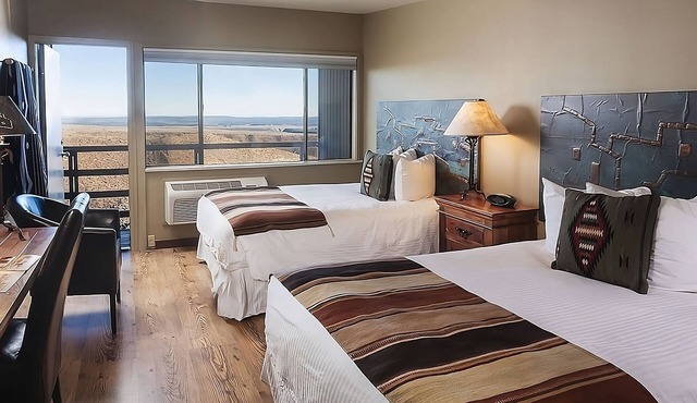 Everything You Need For The Perfect Vacation! Pets Allowed, Free Parking, Lounge