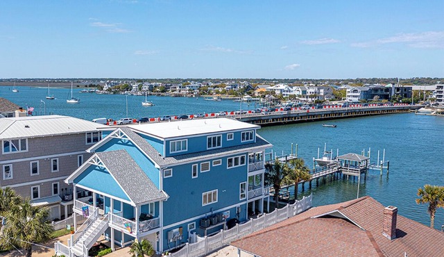 Experience the island lifestyle, live like a local! 4Br/3.5ba waterfront duplex.