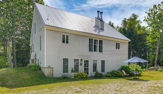 Explore Coastal Maine! Cozy Apt w/Yard & Garden