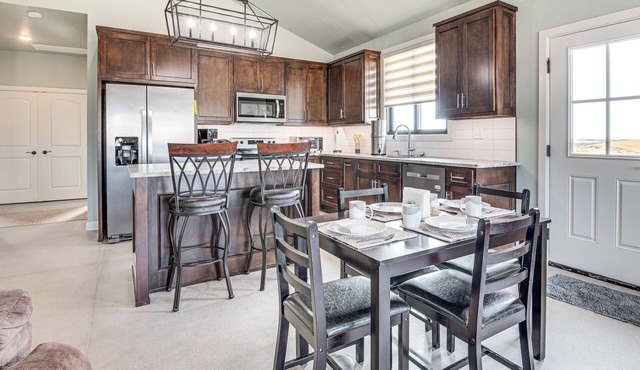 Family-friendly Apt w/Lake Views in Ponca City!