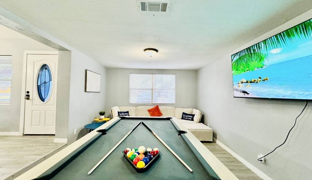 Family-Friendly | Fire-pit | Pool Table & Soccer