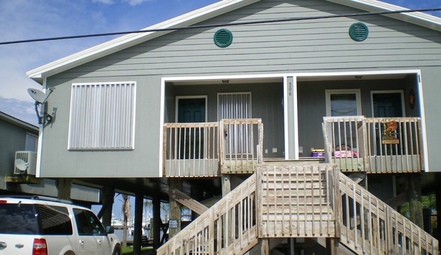 Family Owned Waterfront 3 Bedroom/2 Bath Fully Furnished Condo