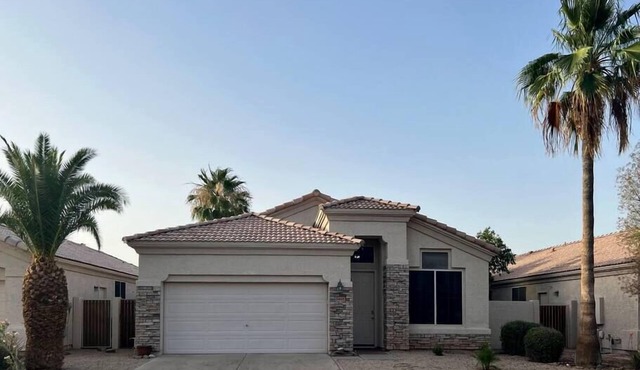 Fantastic! 4-bdr Home with Swimming Pool