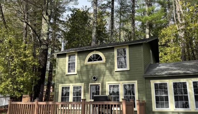 Fantastic 4-bedroom cottage on Lake Wesserunsett in East Madison, ME!
