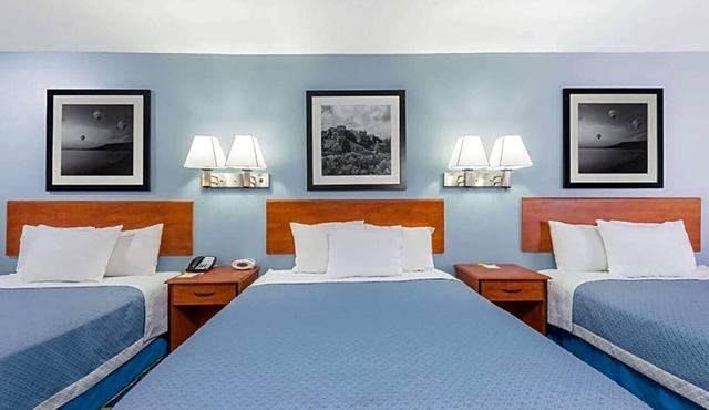 Featuring a year round indoor pool and a hot tub .