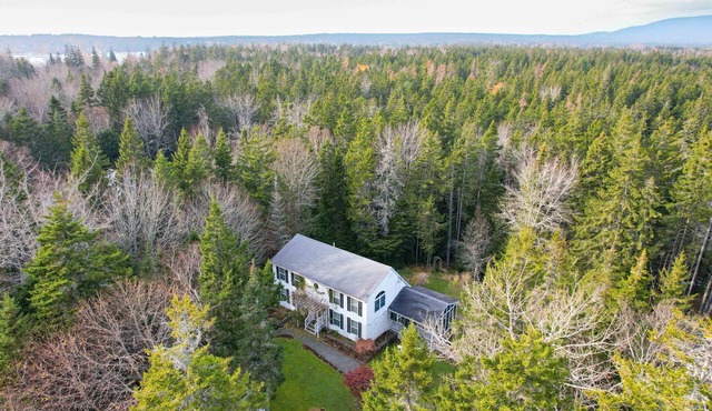 Ferry Lodging@ Acadia NP, trail, A/C, Privacy, Firepit, Seafood sleeps 12