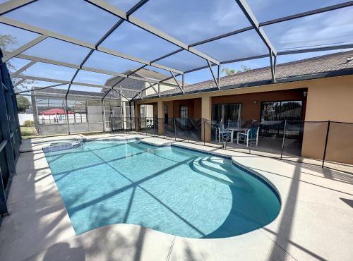 Florida Paradise: Private Pool and Spa!