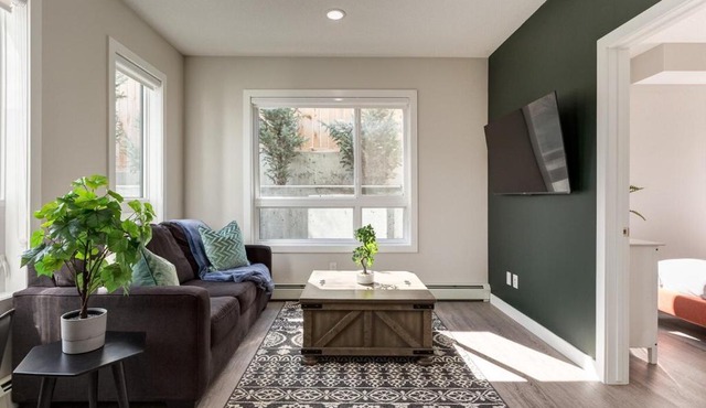 Free Heated Parking, Close to DT, Pet Friendly