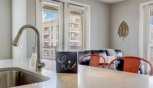 FRONTDESK Five Two At Highland Apts Downtown Austin