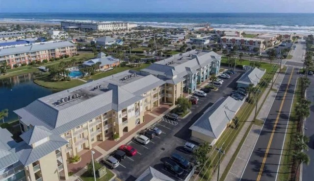 Gated 1st floor, walk to beach, htd pool NO FEES!