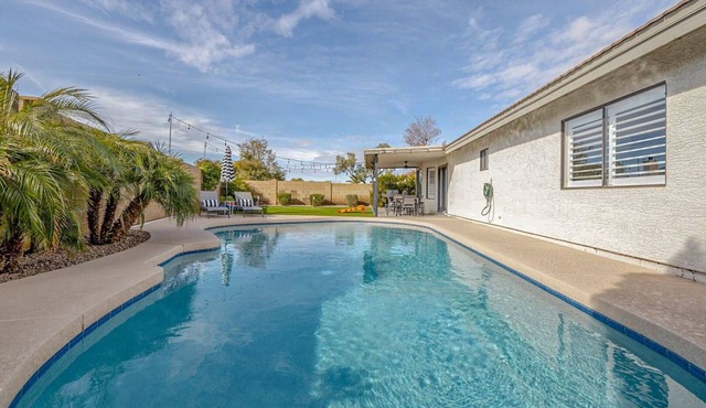 Gilbert Oasis | Pool, Putting Green, Sleeps 10 in Gilbert