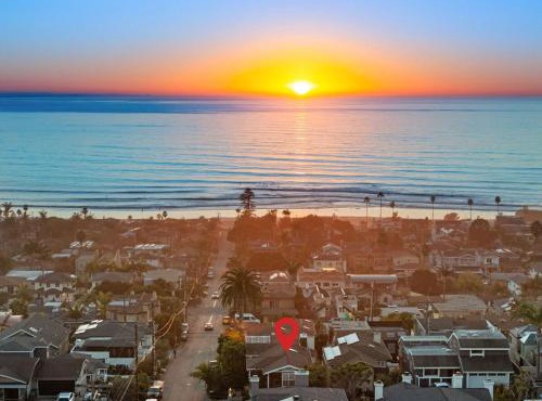 Golden Hour by Coastline Vacation Rentals