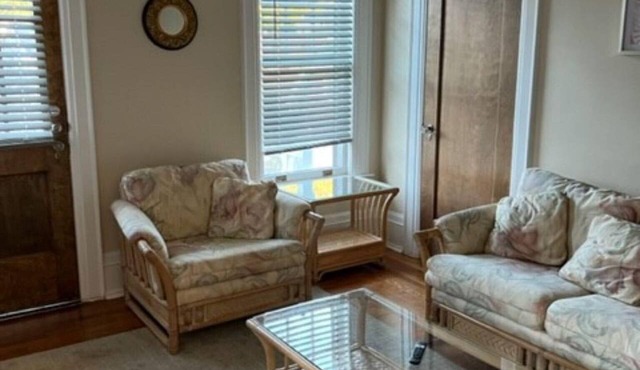 Grand Old White Capitol View Suite