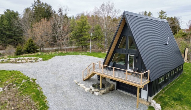 Granite Meadows: Modern A-Frame with Hot Tub