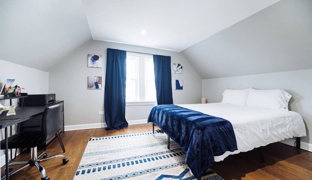Great Area Logan Square Apt Games Pets - Sleeps 5