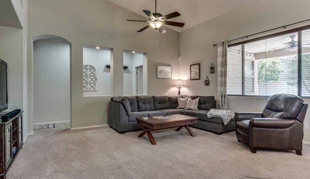 Great location with quick walk to Westgate & State Farm Stadium!
