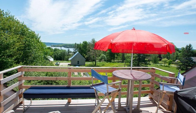 Guest Manse “Carriage House” with Harbor Views