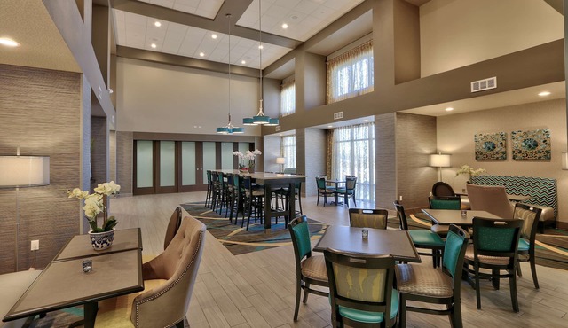 Hampton Inn & Suites Albuquerque Airport