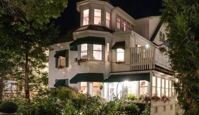 Harbour Towne Inn on the Waterfront