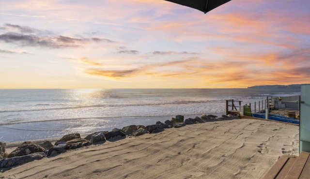 Hawaiian Style! Beachfront on Beach Road! STR15-0260 in Dana Point