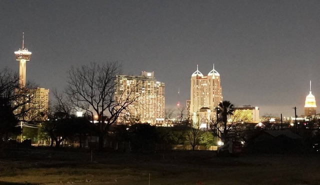 Hays Skyline View * 1 mile to Alamo * Incredible Views in Historic Neighborhood