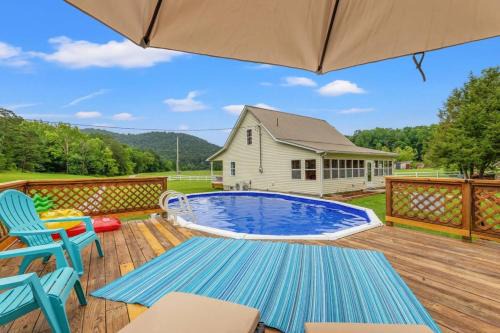 Hidden Treasure- Private Pool, Pond, 1600 Acres
