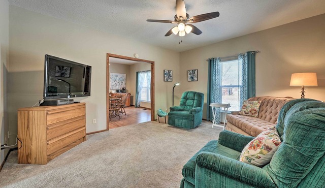 Historical West Mineral Escape w/Porch!
