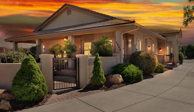 Hole in One! Luxury Home near Golf Course, Embry Riddle and Airport