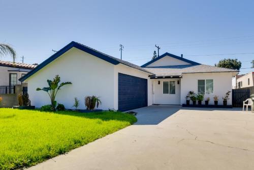 Home Between Los Angeles & Disney! Patio, Yard