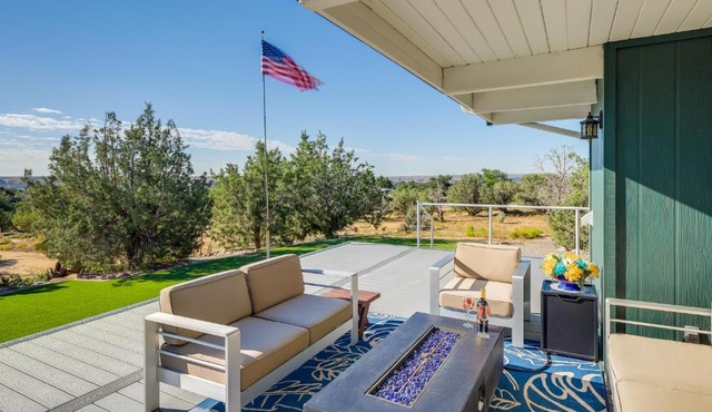Home w/Views & Fire Pit, 10 Mi to Aztec Ruins!